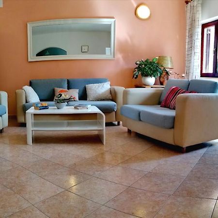 House Manola Villa Ровин Екстериор снимка