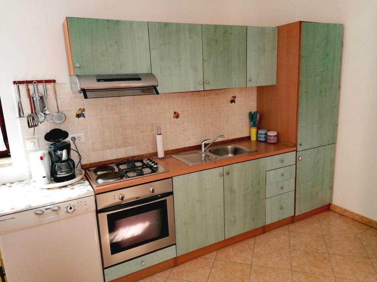 House Manola Villa Ровин Екстериор снимка