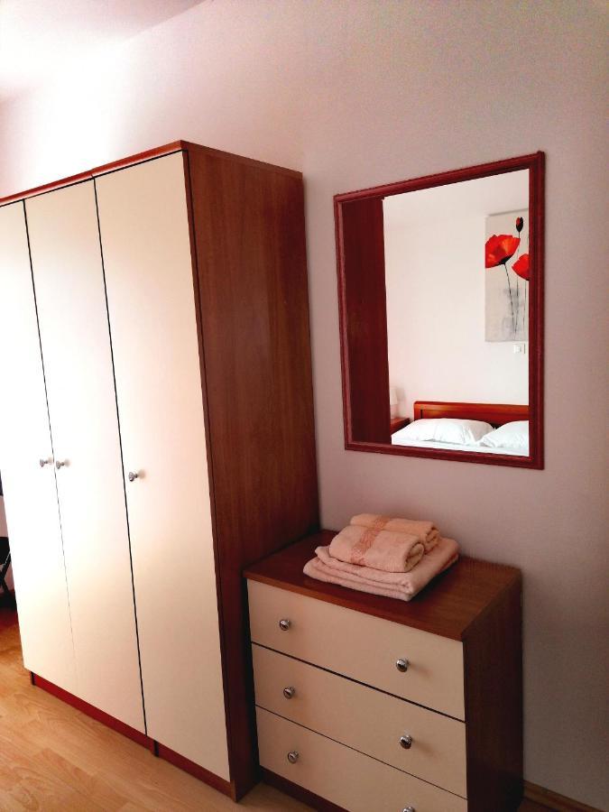 House Manola Villa Ровин Екстериор снимка
